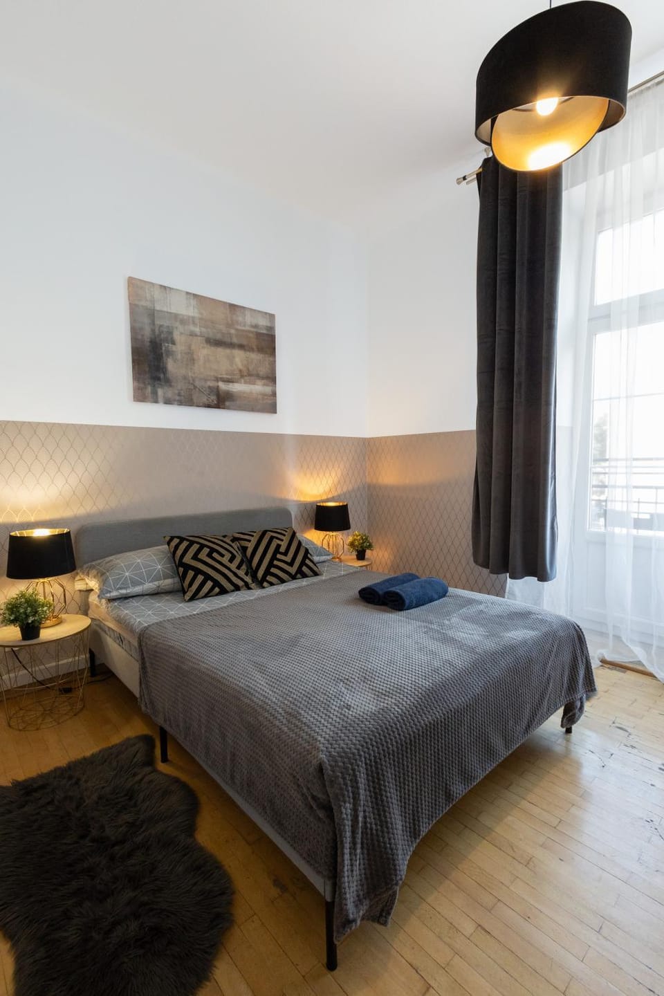 Bed, Photo of the whole room, Bedroom, towels