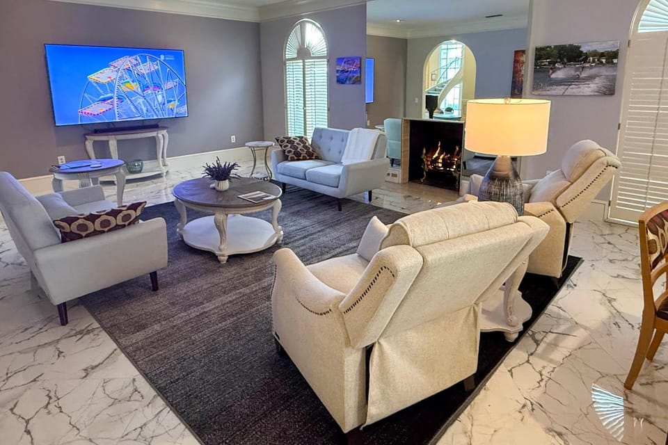 Lanai & Pool: Elegant Villa in Winter Haven! Villa in Winter Haven