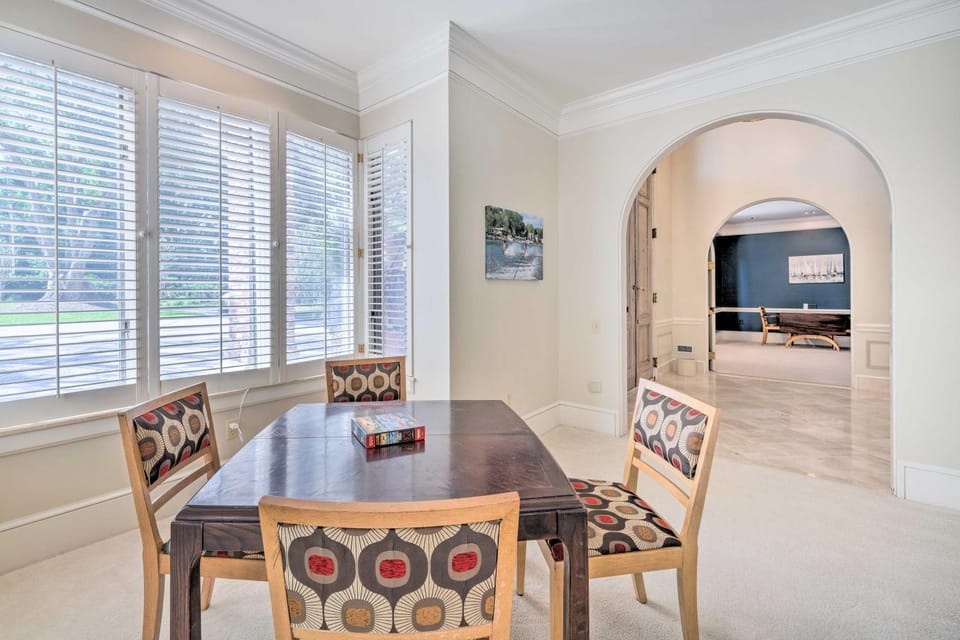Lanai & Pool: Elegant Villa in Winter Haven! Villa in Winter Haven