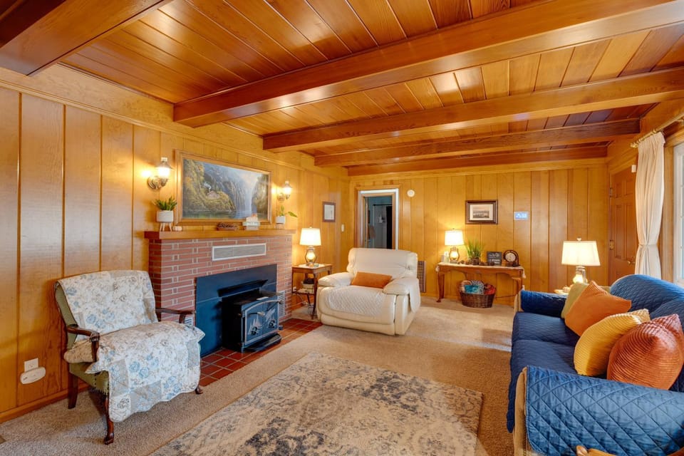Game Room & Patio: Charming Jackson Retreat! House in Sierra Nevada