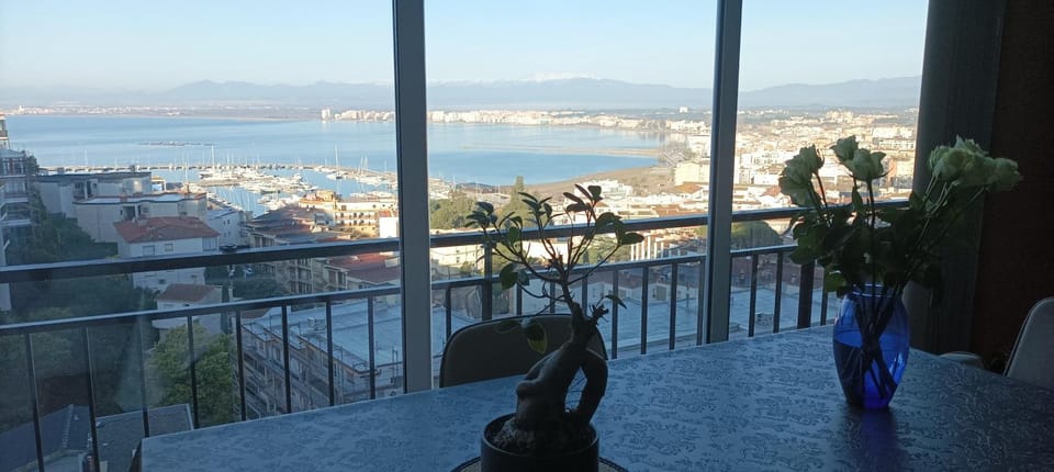 Balcony/Terrace, Decorative detail