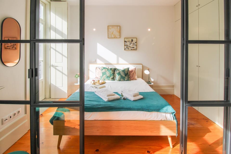Aliados Sunny Flat Apartment in Porto