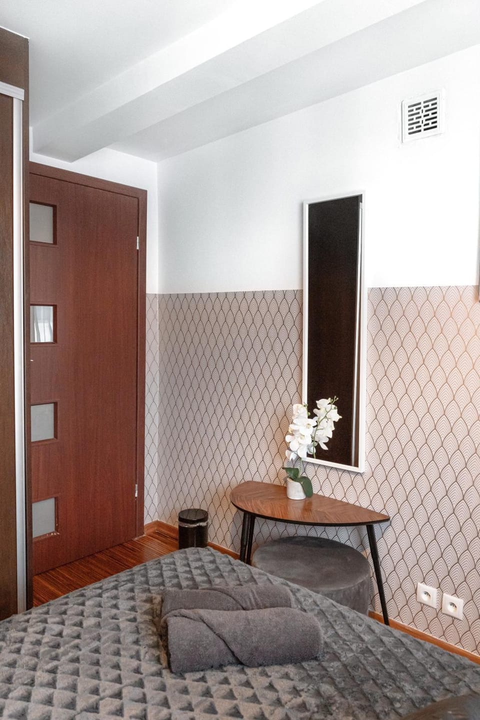 Bed, Photo of the whole room, Bedroom, wardrobe