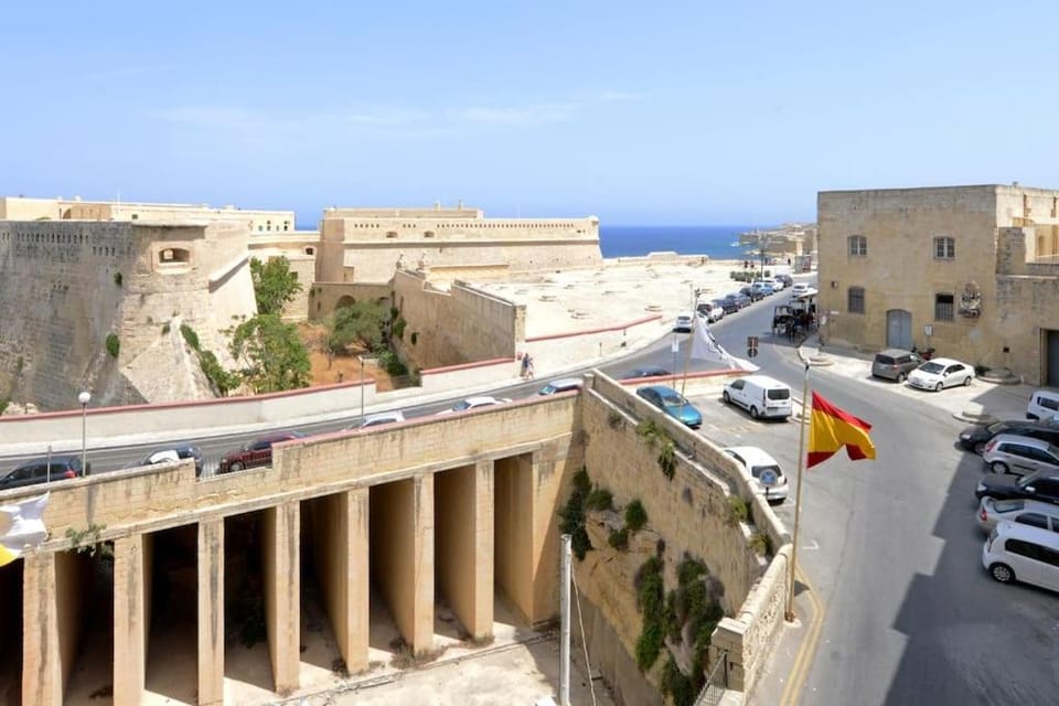 Harbour Gem Sea View 6 by VallettaStay Apartment in Valletta
