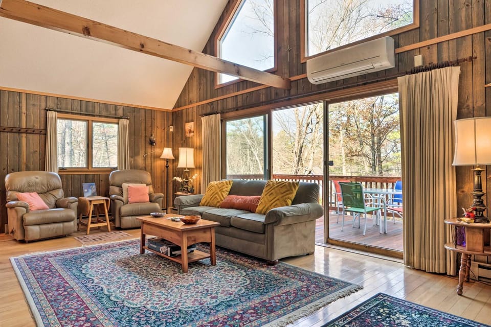 Mountain-View Conway Cabin ~ 9 Mi to Slopes! Cabin in Conway