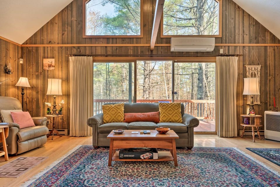 Mountain-View Conway Cabin ~ 9 Mi to Slopes! Cabin in Conway