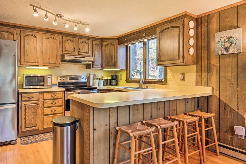 Mountain-View Conway Cabin ~ 9 Mi to Slopes! Cabin in Conway