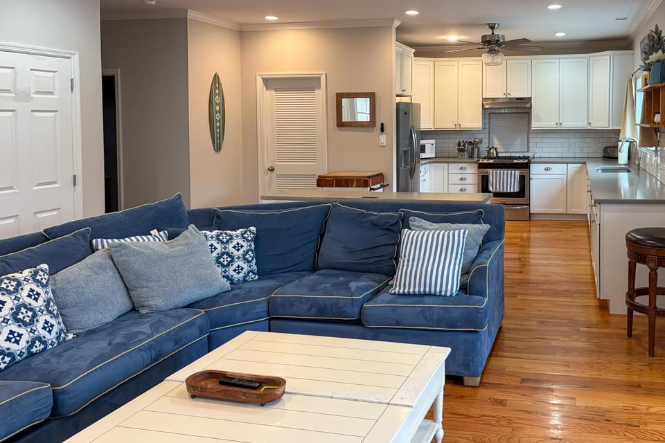 Charming Spring Lake Retreat, 1 Mi to Beach! House in Jersey Shore