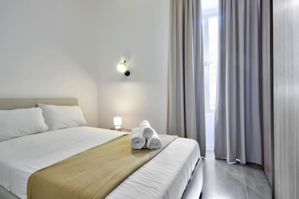 Harbour Gem Sea View 5 by VallettaStay Apartment in Valletta