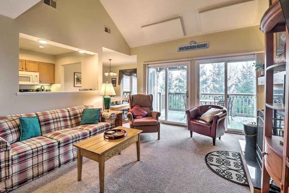 Wintergreen Resort Retreat w/ Skiing Access! House in Nelson County