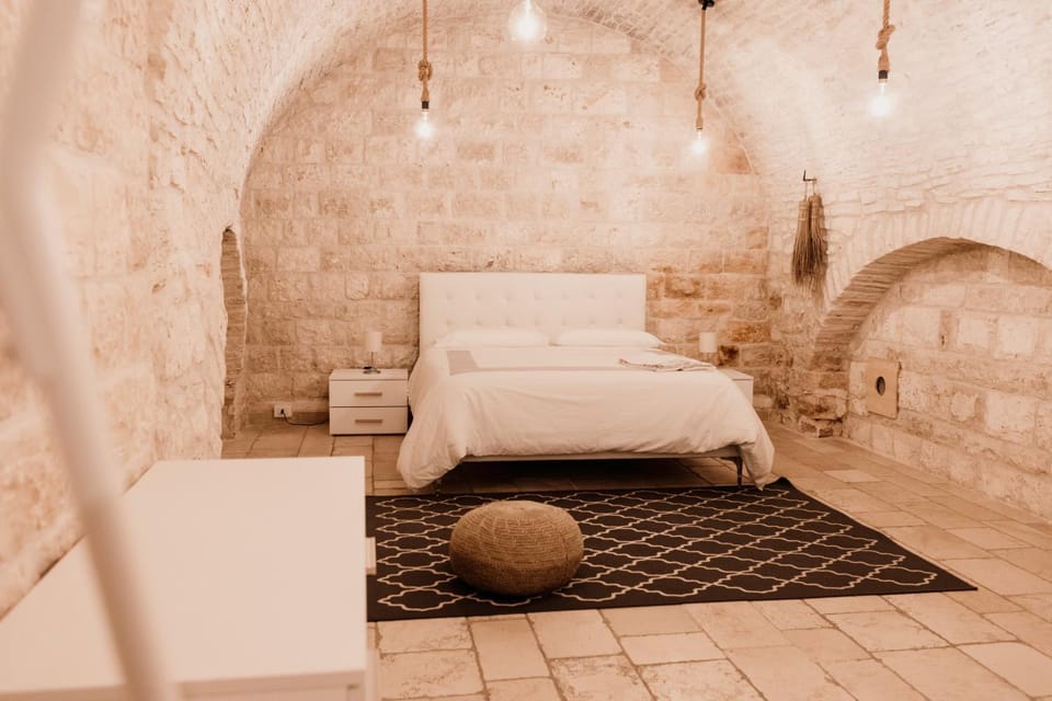 Bed, Photo of the whole room, Bedroom, towels, towels, air conditioner, air conditioner