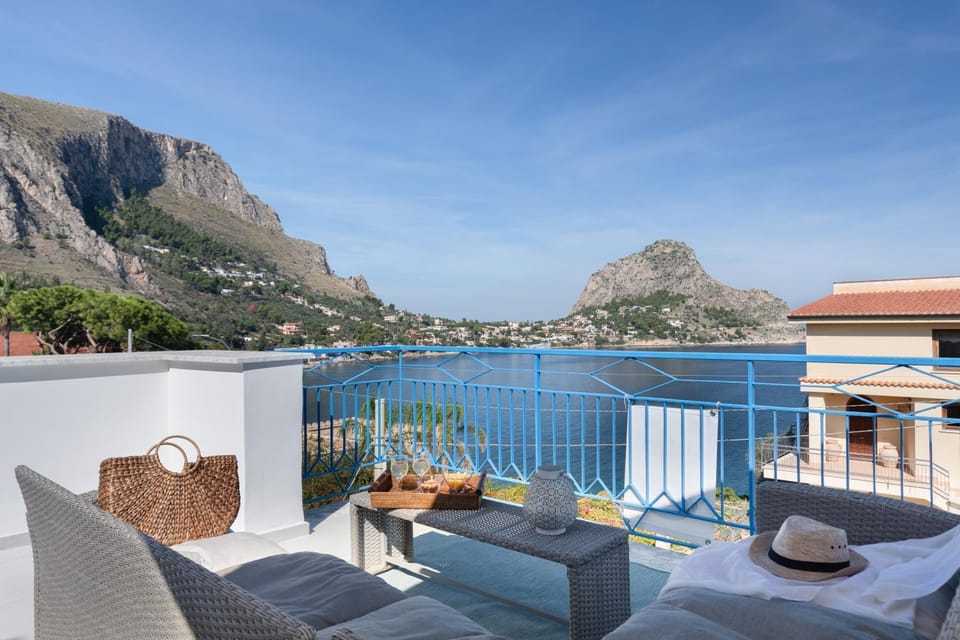 Natural landscape, View (from property/room), Balcony/Terrace, Beach, Sea view