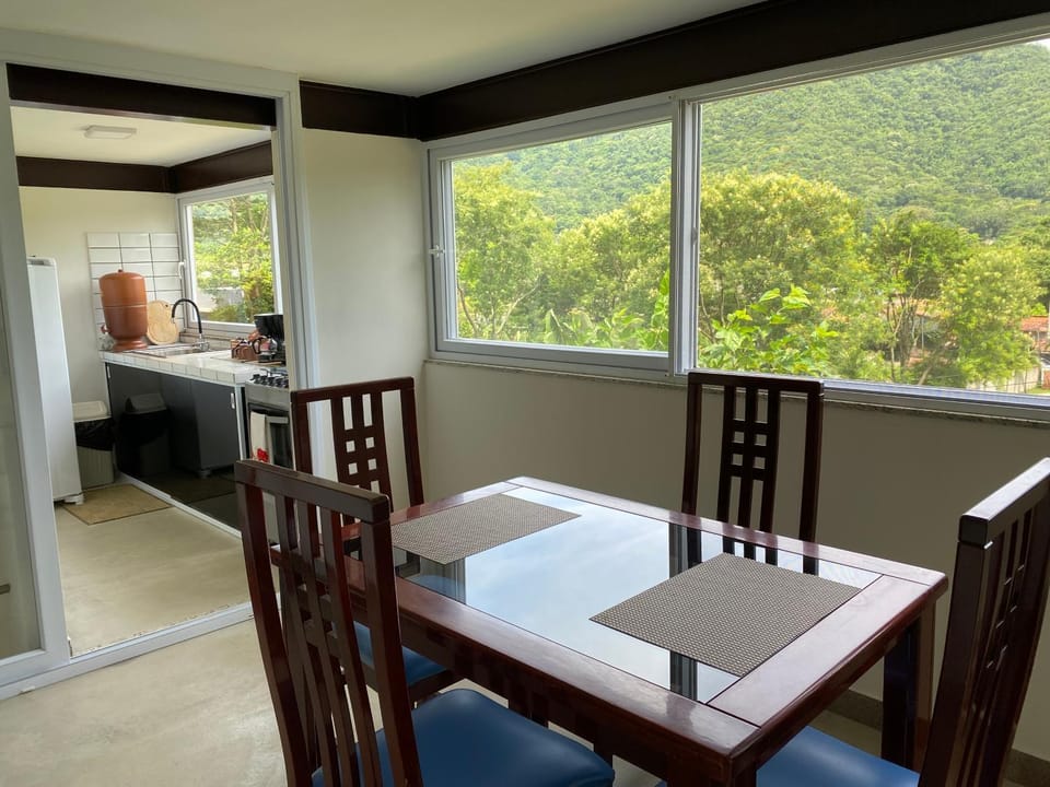 Kitchen or kitchenette, Dining area, Mountain view