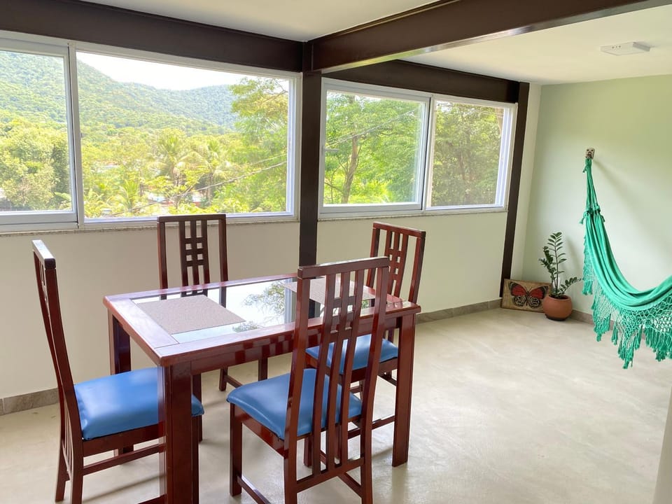 Seating area, Dining area, Mountain view