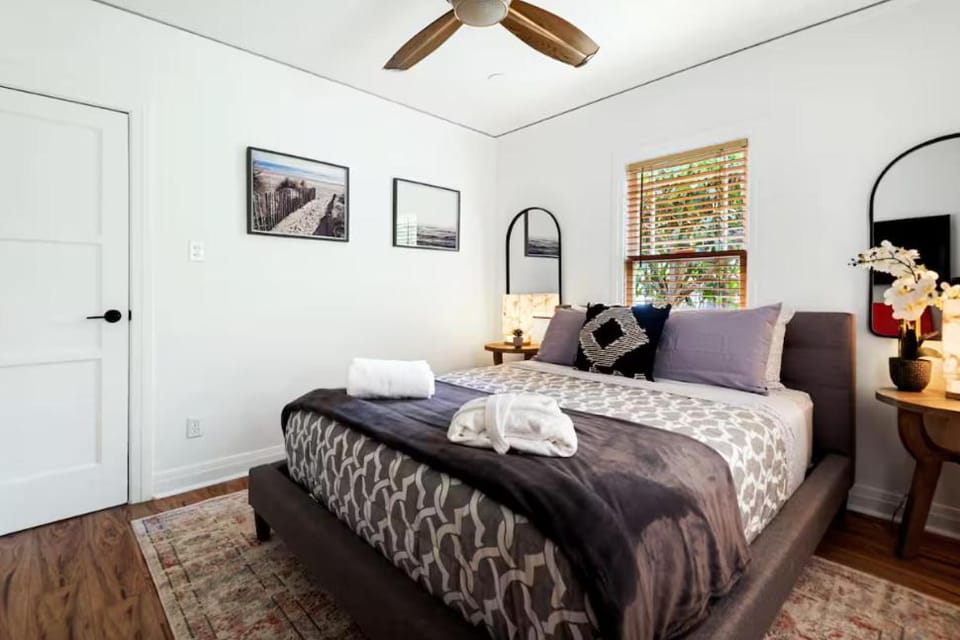 Newly Renovated 2Bedroom Haven with Private Garden Apartment in Culver City