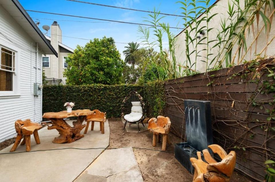 Newly Renovated 2Bedroom Haven with Private Garden Apartment in Culver City