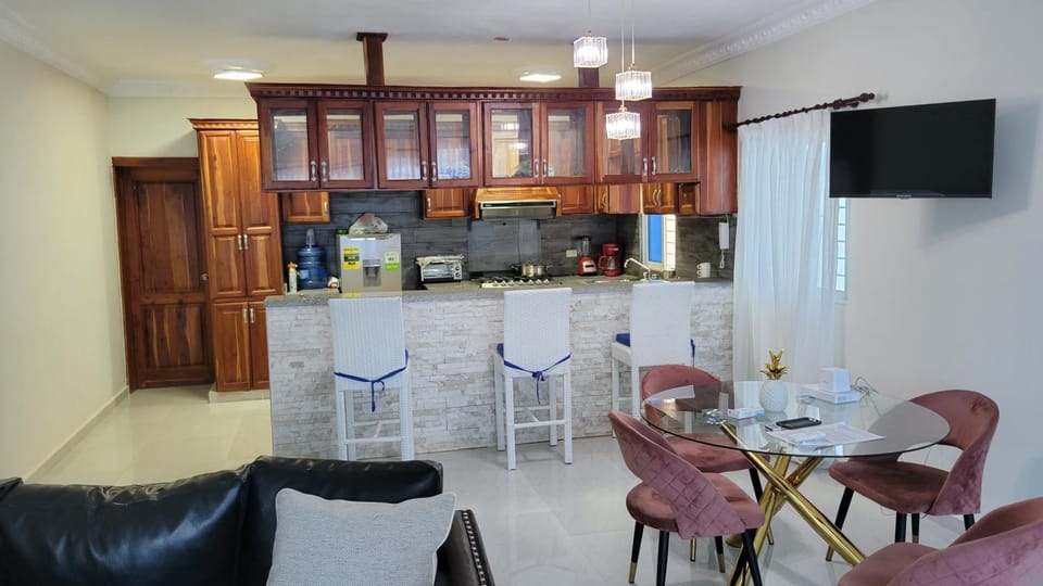 TV and multimedia, Kitchen or kitchenette, Living room, Dining area