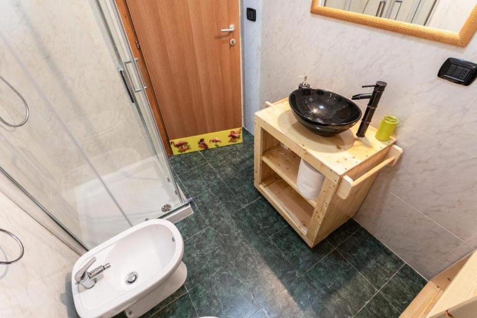 Shower, Bathroom, bidet