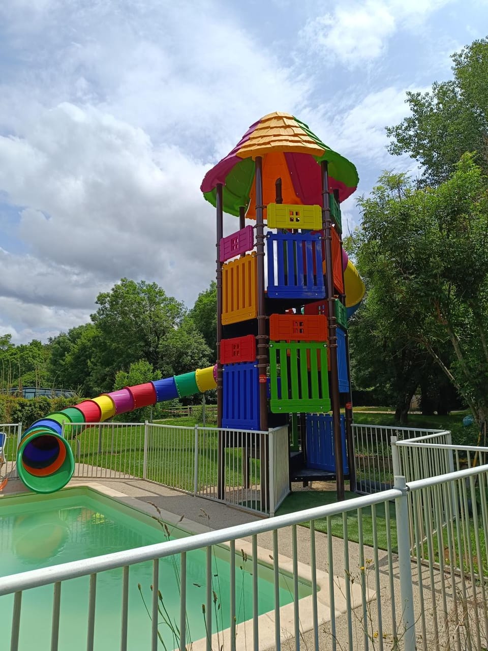 Swimming pool