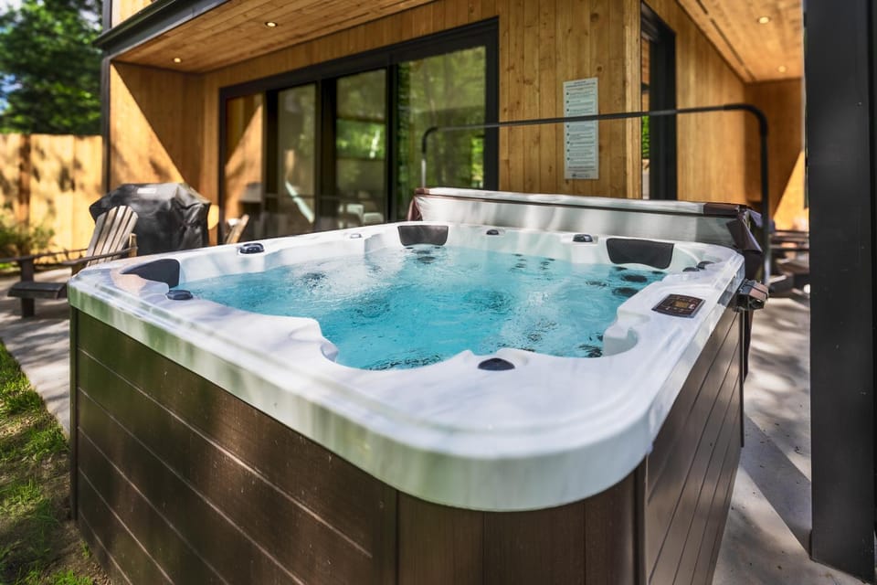 Snohaus 9 - Scandinavian Mountain Chalet Chalet in Mont-Tremblant