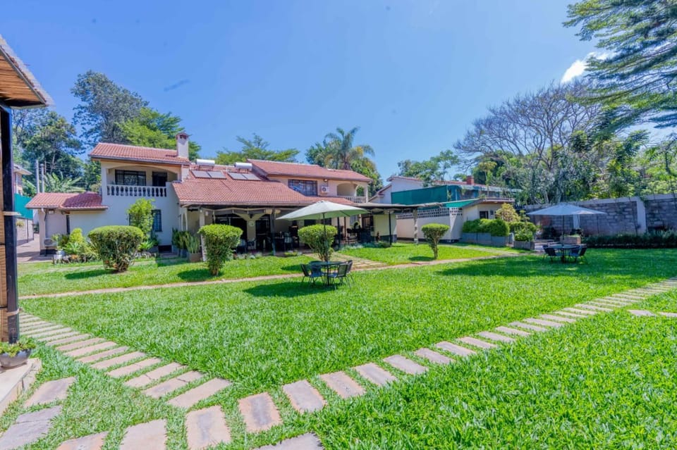 Property building, Day, Natural landscape, Garden, Balcony/Terrace, Garden view