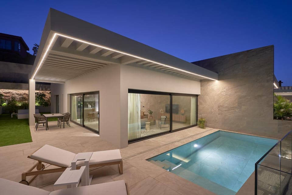 Property building, Swimming pool