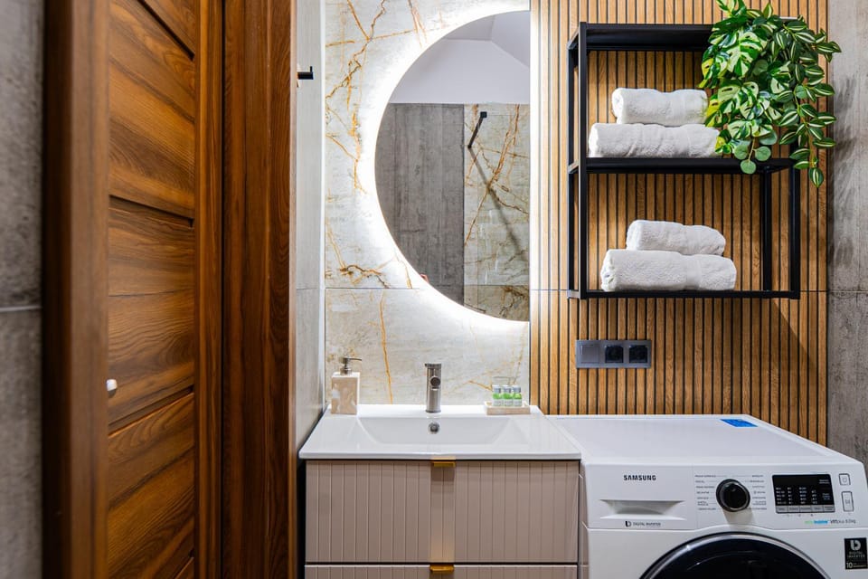 Bathroom, towels, washing machine