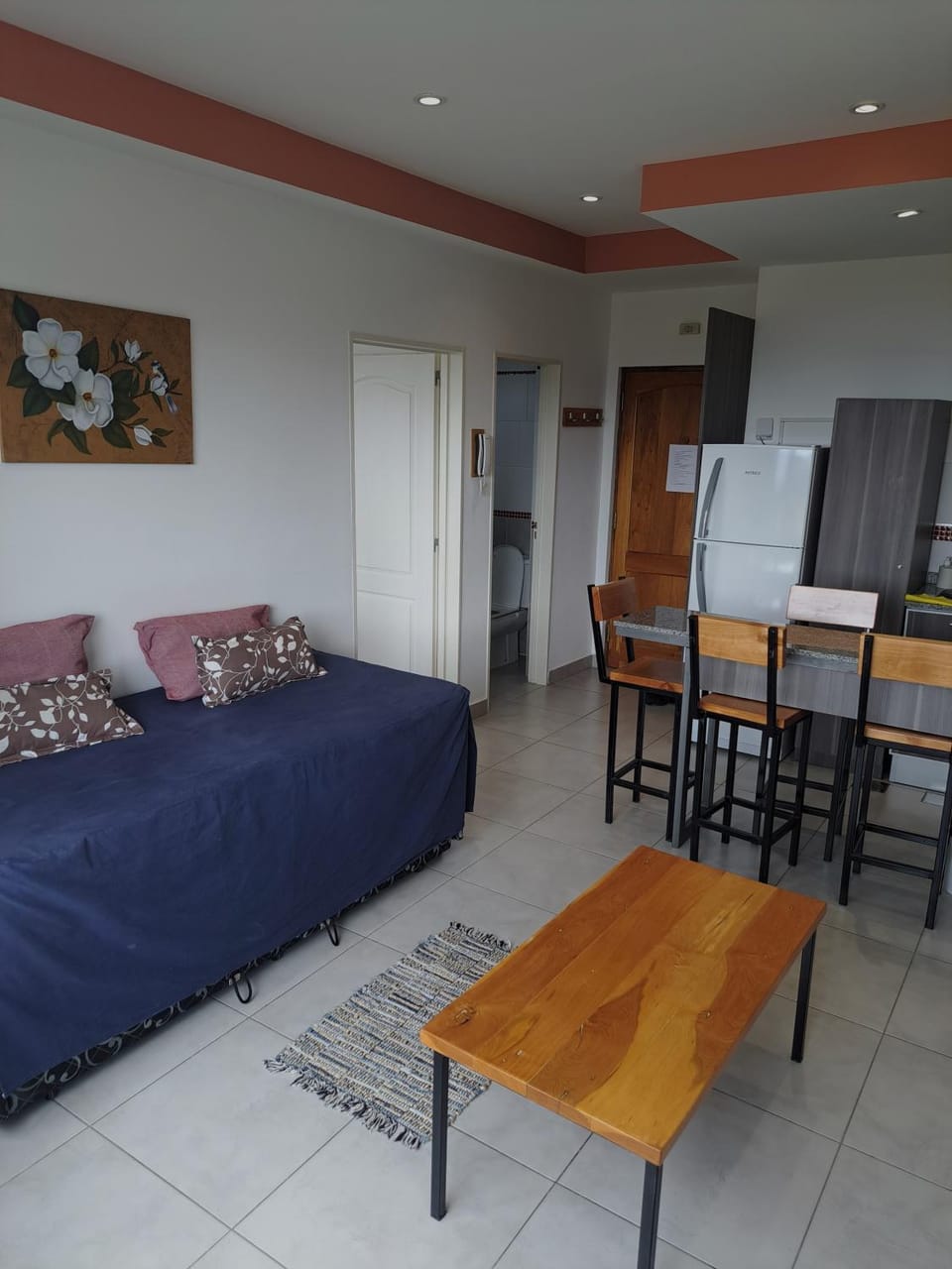 Bed, Living room, Photo of the whole room, Dining area
