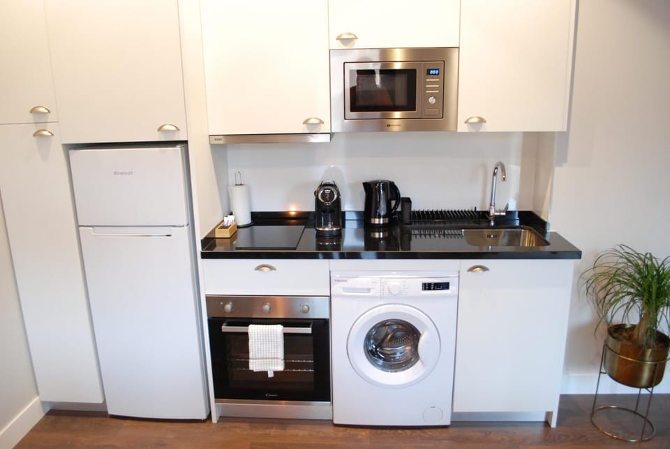 Coffee/tea facilities, Kitchen or kitchenette, dishwasher, minibar, pet friendly, stove, washing machine