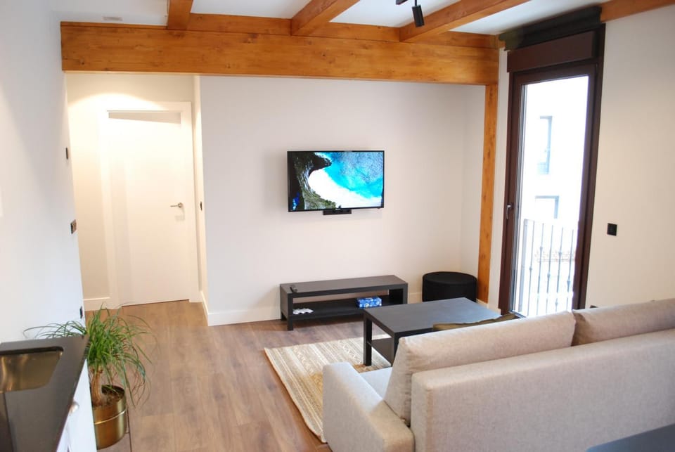 Communal lounge/ TV room, TV and multimedia, Living room, Seating area