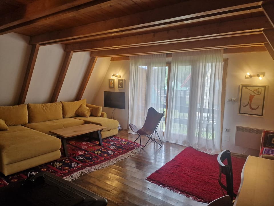 Green Eye Chalet in Montenegro