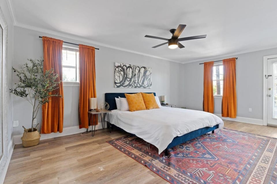 Pet-friendly condo w balcony & private entry House in New Orleans