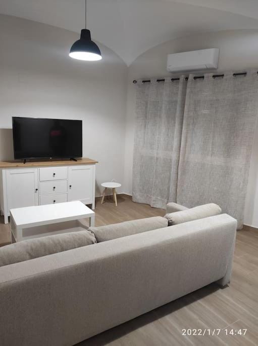 Communal lounge/ TV room, TV and multimedia, Living room, Seating area, Evening entertainment