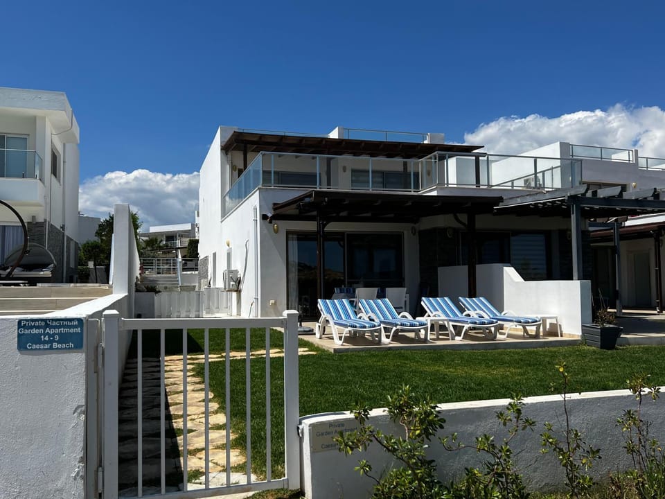 Property building, Balcony/Terrace