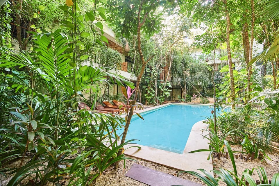 Swimming pool