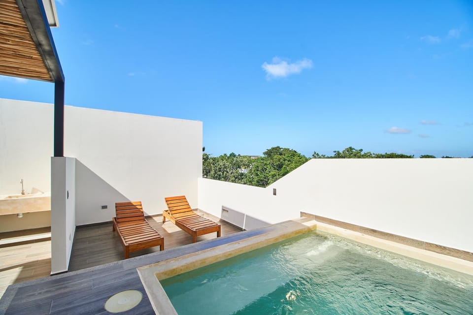 Balcony/Terrace, Balcony/Terrace, Swimming pool, Swimming pool