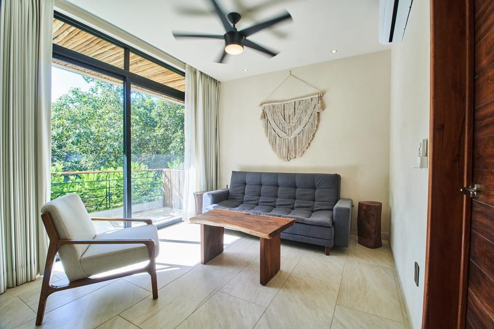 Balcony/Terrace, Living room