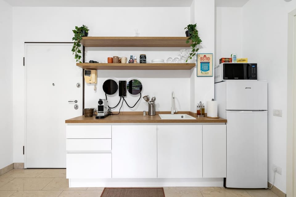 Coffee/tea facilities, Kitchen or kitchenette, minibar, stove, toaster, kitchen