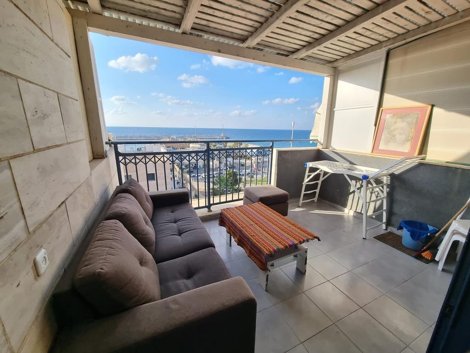 Sunset and sea view, wifi and more Apartment in South District