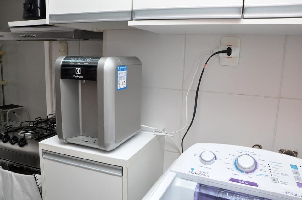 Kitchen or kitchenette, laundry