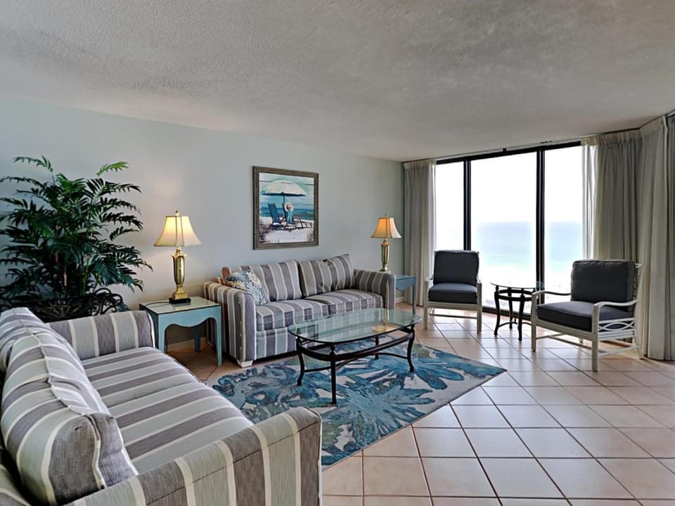 Balcony/Terrace, Living room, Seating area, Sea view, furniture