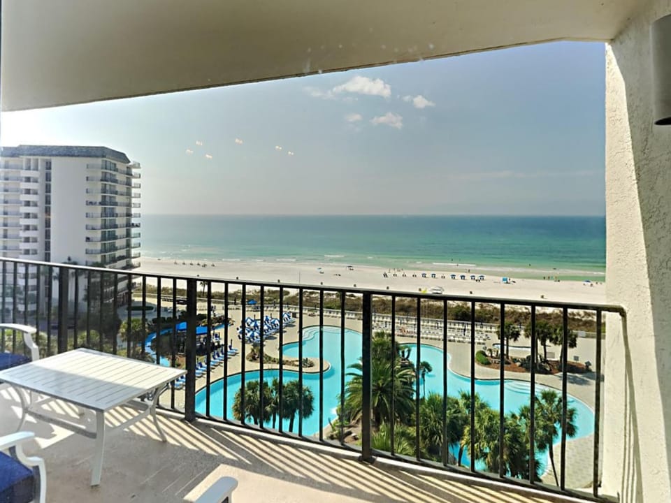 Balcony/Terrace, Beach, Pool view, Sea view