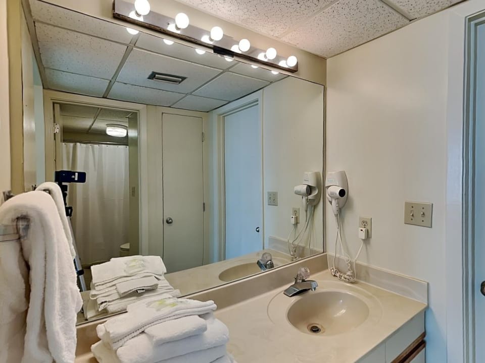 Shower, Bathroom, hair dryier, towels