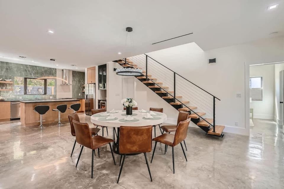 Villa Vogue - Designer Finishes Meet Open Living in Sunshine Park House in West Palm Beach
