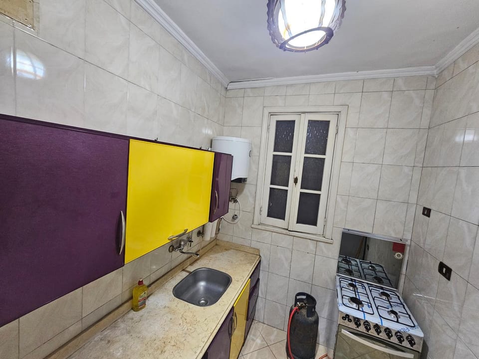 Downtown simple apartment - families only Apartment in Alexandria