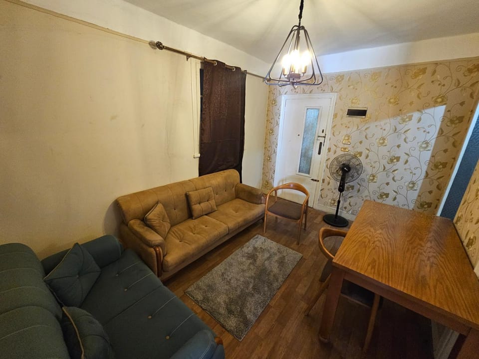 Downtown simple apartment - families only Apartment in Alexandria