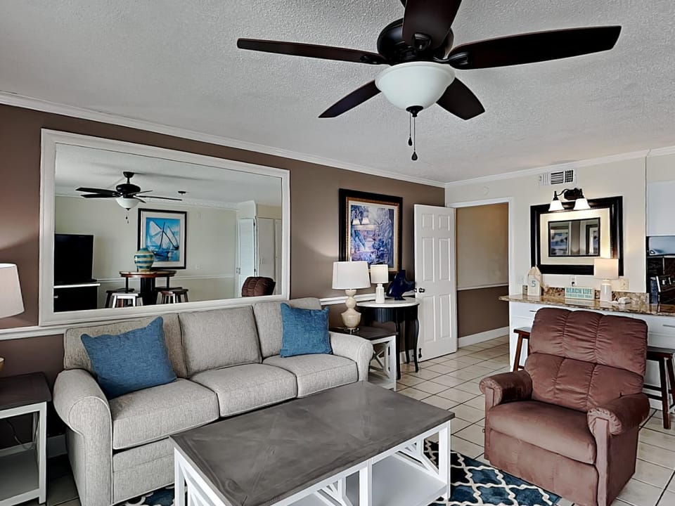 Living room, Seating area, furniture