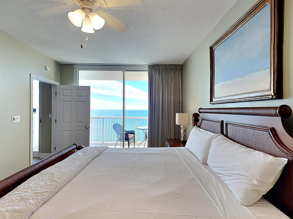 Bed, Balcony/Terrace, Bedroom, Sea view