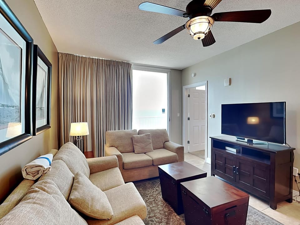 TV and multimedia, Living room, Seating area, furniture