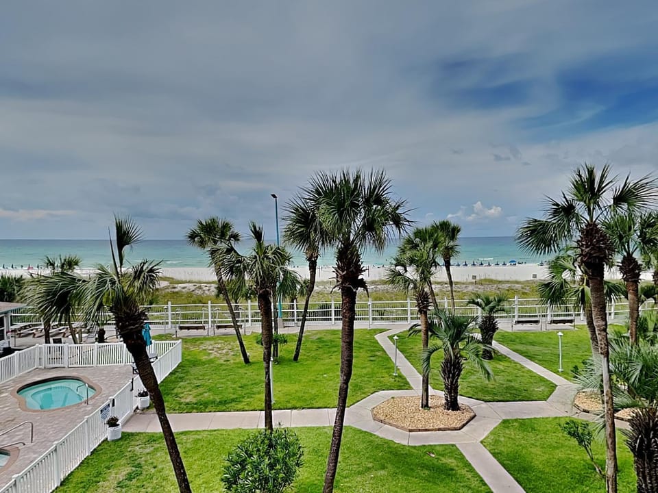 Garden, Hot Tub, View (from property/room), Beach, Sea view, Swimming pool